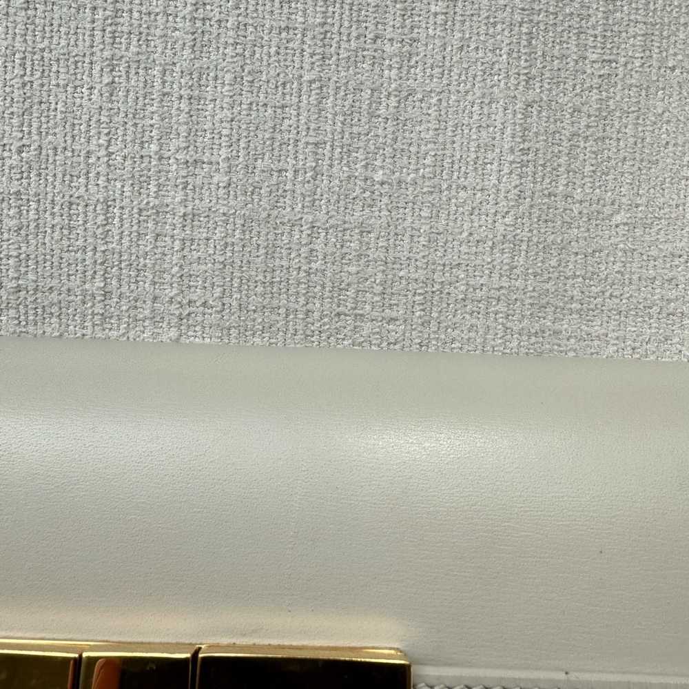 Saint Laurent Small Manhattan Shoulder Bag in Blanc Vintage - Picture 8 of 8